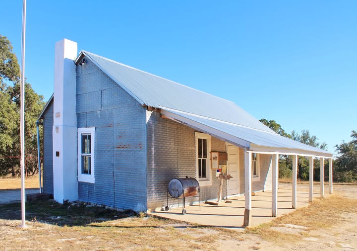 left side and front view of cave creek school